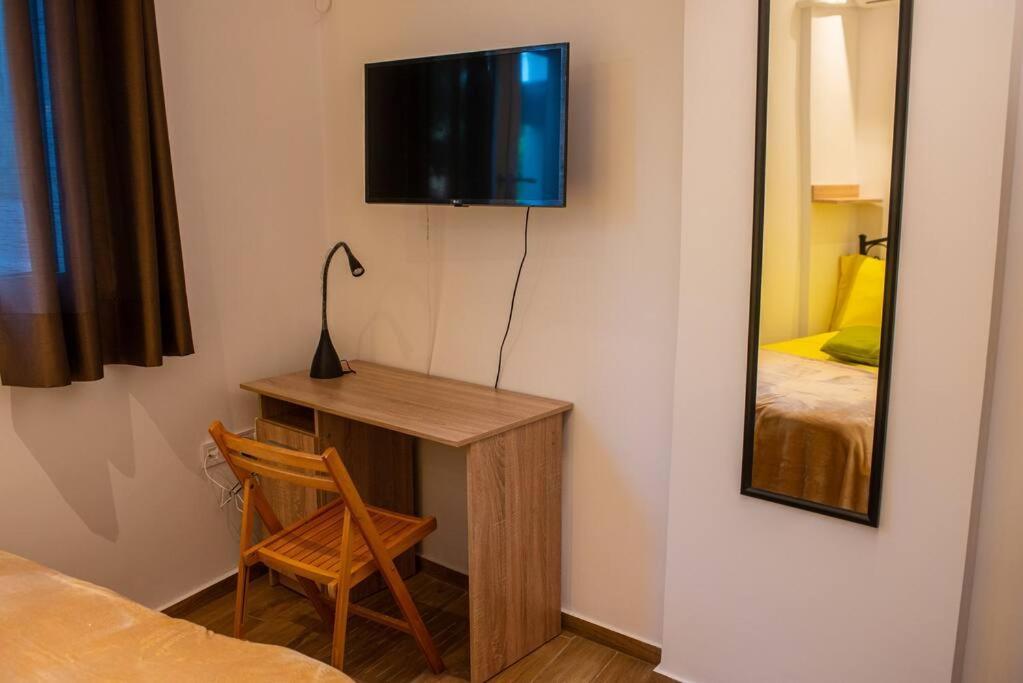 Lemon Garden Stylish Private Apartment Каламата Экстерьер фото